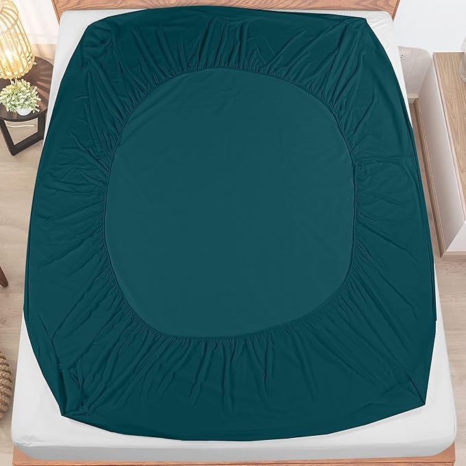 Utopia Bedding Waterproof Mattress Protector Twin Size, Premium Terry Mattress Cover 200 GSM, Breathable, Fitted Style with Stretchable Pockets (Teal)