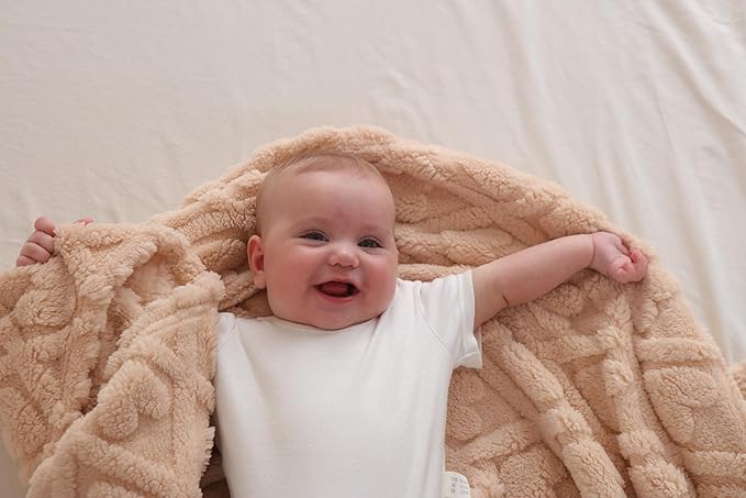 Sherpa Baby Blanket for Girls Toddlers Fleece Fluffy Fuzzy Blanket for Baby,Soft Warm Cozy Fleece Blanket,Receiving Blanket for Infant Newborn (Beige, 30 * 40, Love)