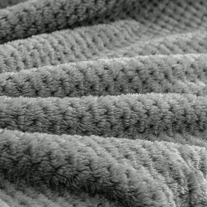 BEDELITE Travel Blanket Airplane Compact with Bag, Portable and Packable 2 in 1 Jacquard Travel Pillow and Blanket Set, Airplane Blanket Travel Essentials with Luggage Sleeve & Backpack Clip, Grey