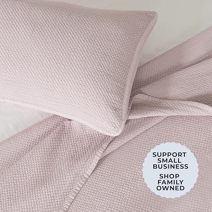 Queen Size Pink Quilt Set. Stonewashed, Ultra-Soft, Lightweight Box Stitch Bedding Sets for Boys & Girls. College Dorm Essentials, 3 Piece Set, 1 Quilt 2 Pillow Shams (Full / Queen, Rose Pink)